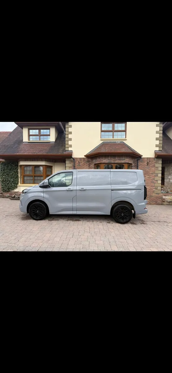Ford Transit Custom 2024 - Image 2