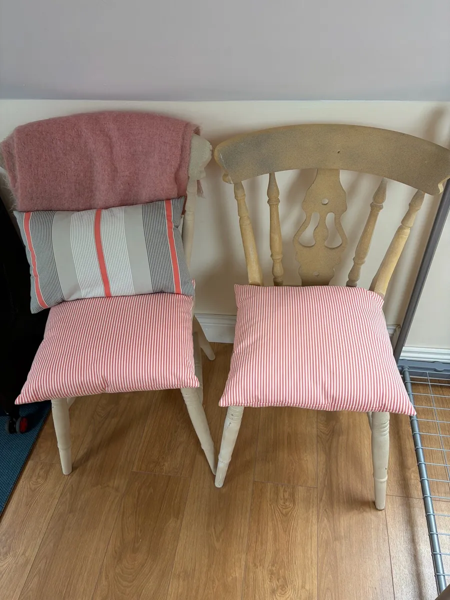Kitchen Chairs and Tv Table - Image 3