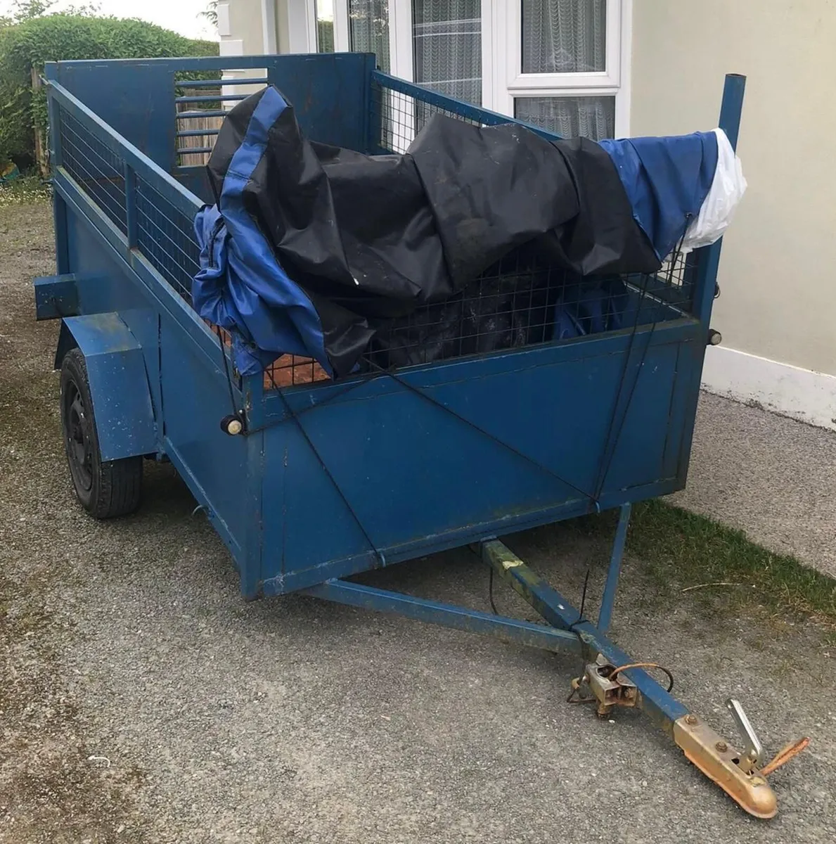 Trailer - Image 1