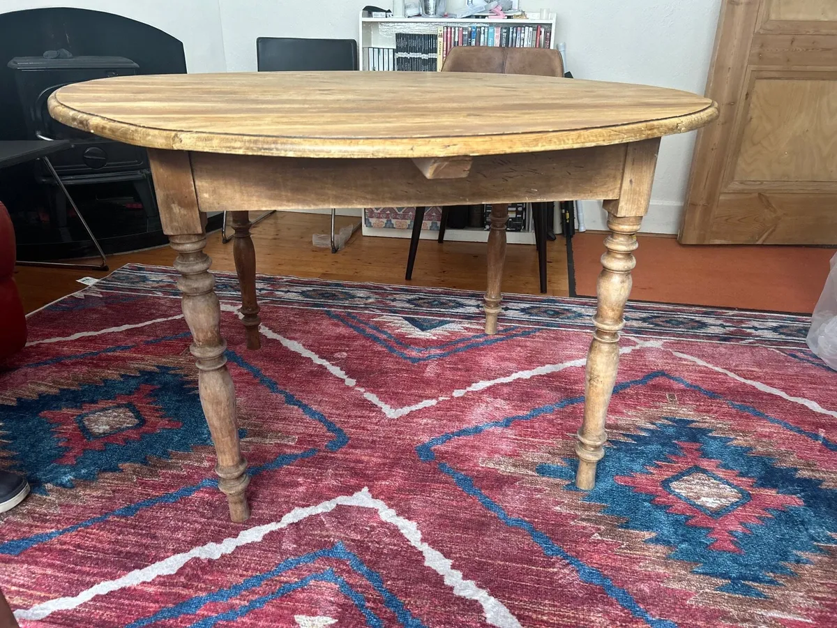 Round 120 cm pine table - Image 1