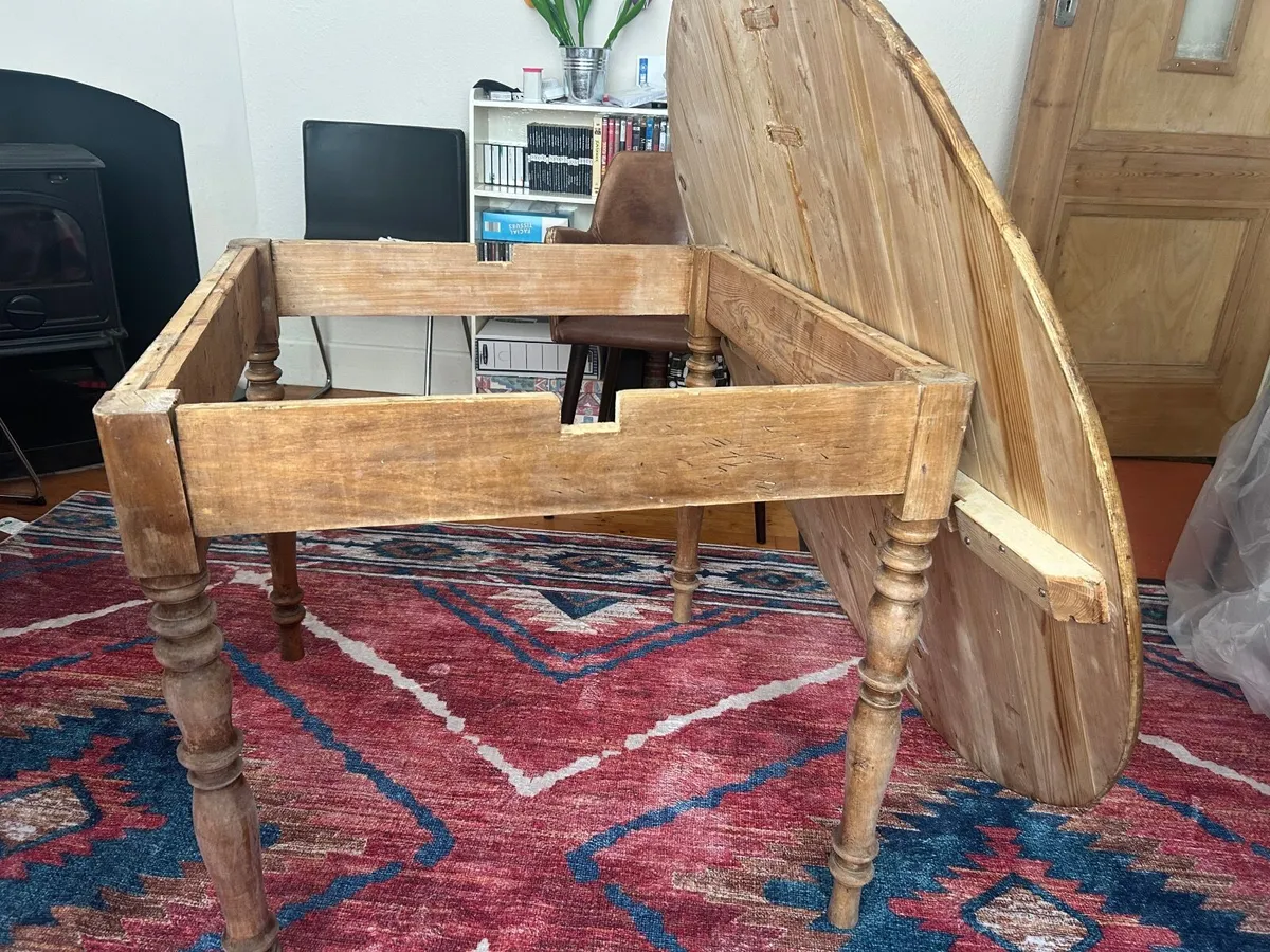Round 120 cm pine table - Image 2
