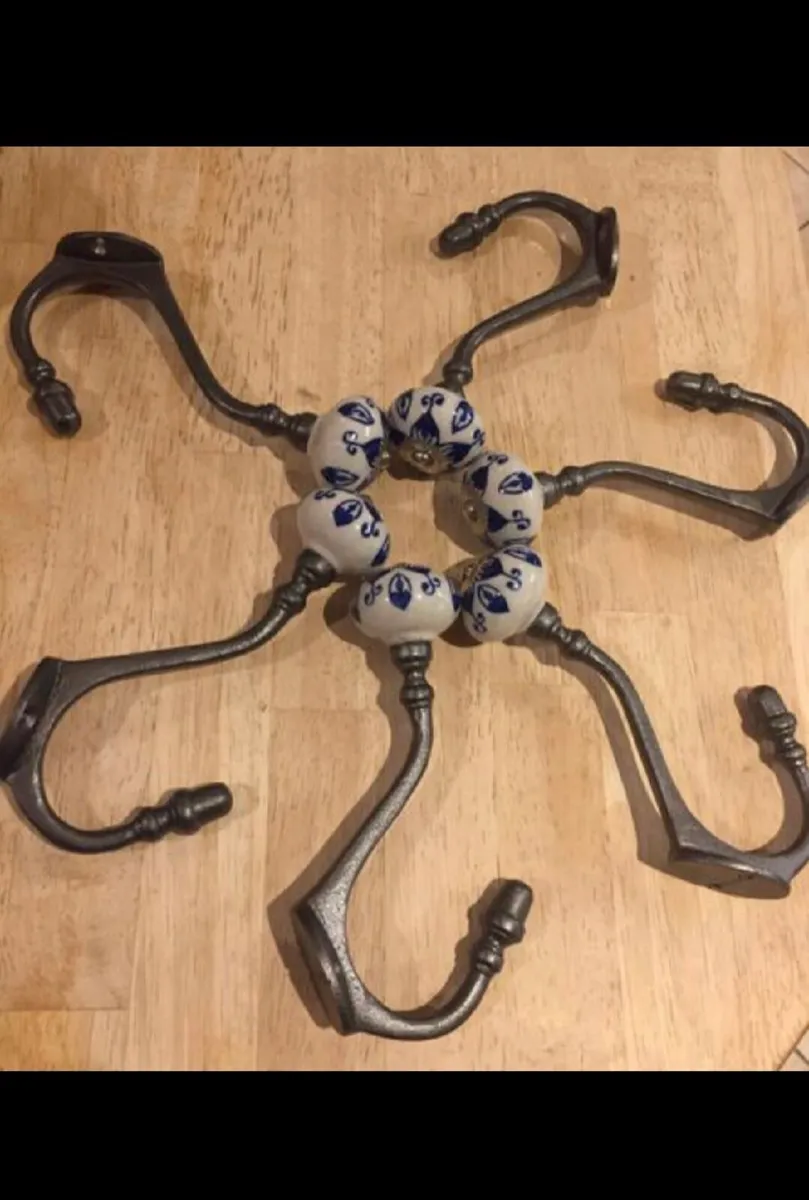 6 x NEW Large Cast Iron Coat Hooks Pumpkin Top - Image 1