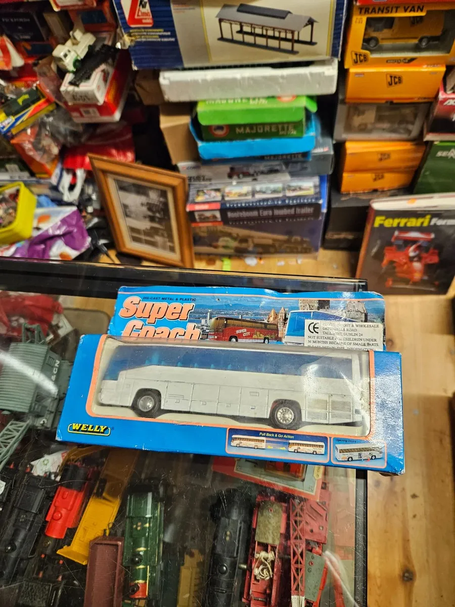 Corgi Welly Super Bus