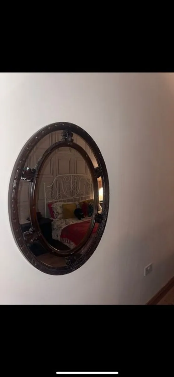 Beautiful vintage oval mirror - Image 1