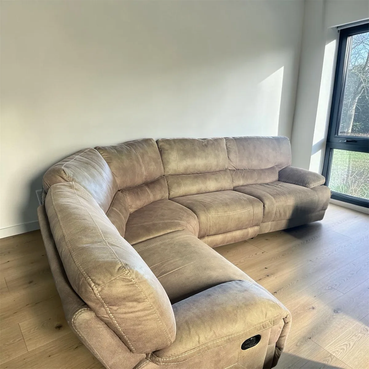 Beige corner recliner with matching 2 seater couch - Image 4
