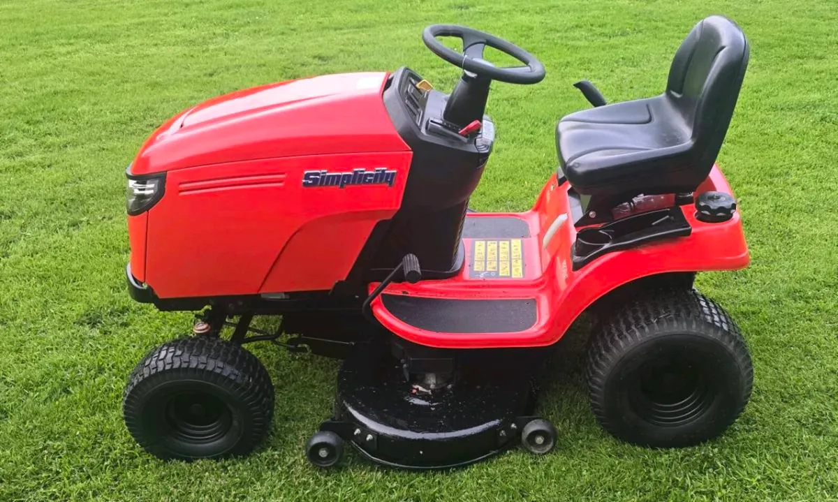 Simplicity 20HP tractor mower - Image 3