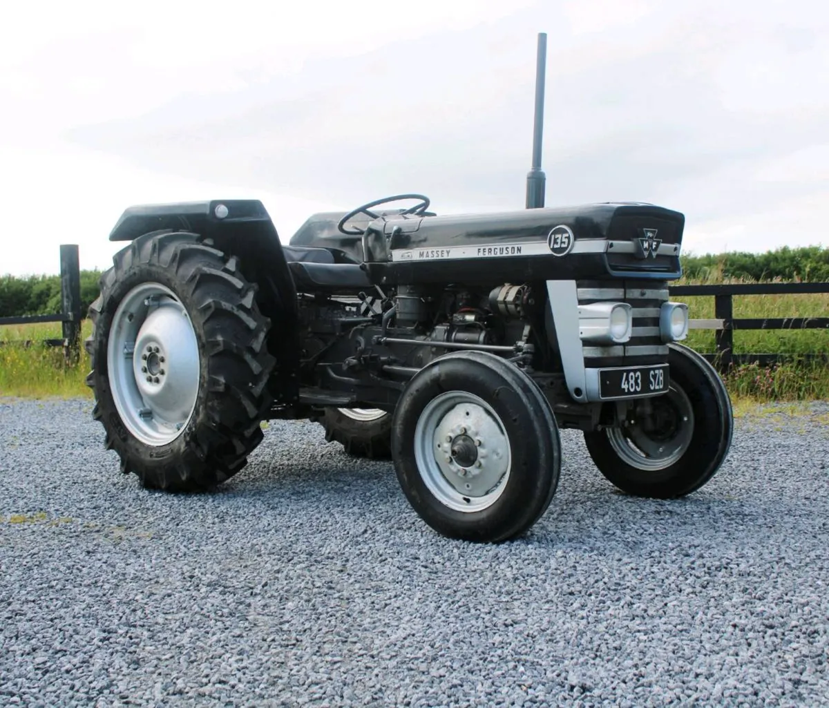BLACK MASSEY FERGUSON 135 - Image 1
