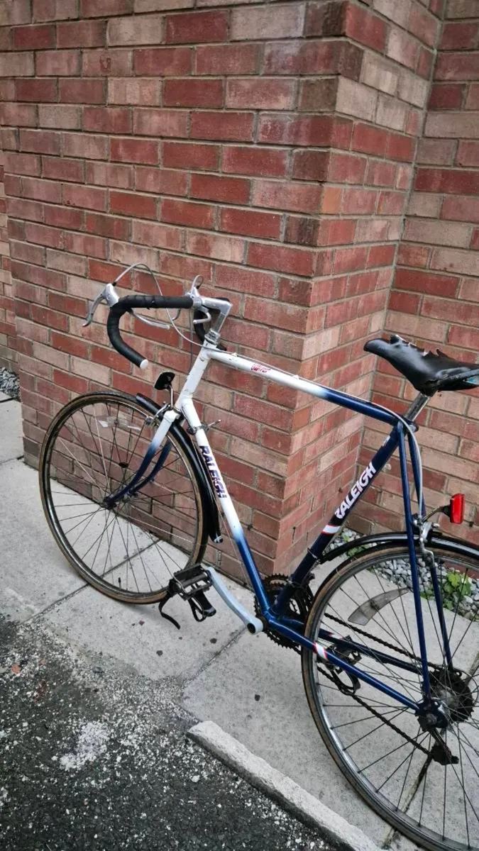 Classic vintage retro raleigh road racing bike - Image 1