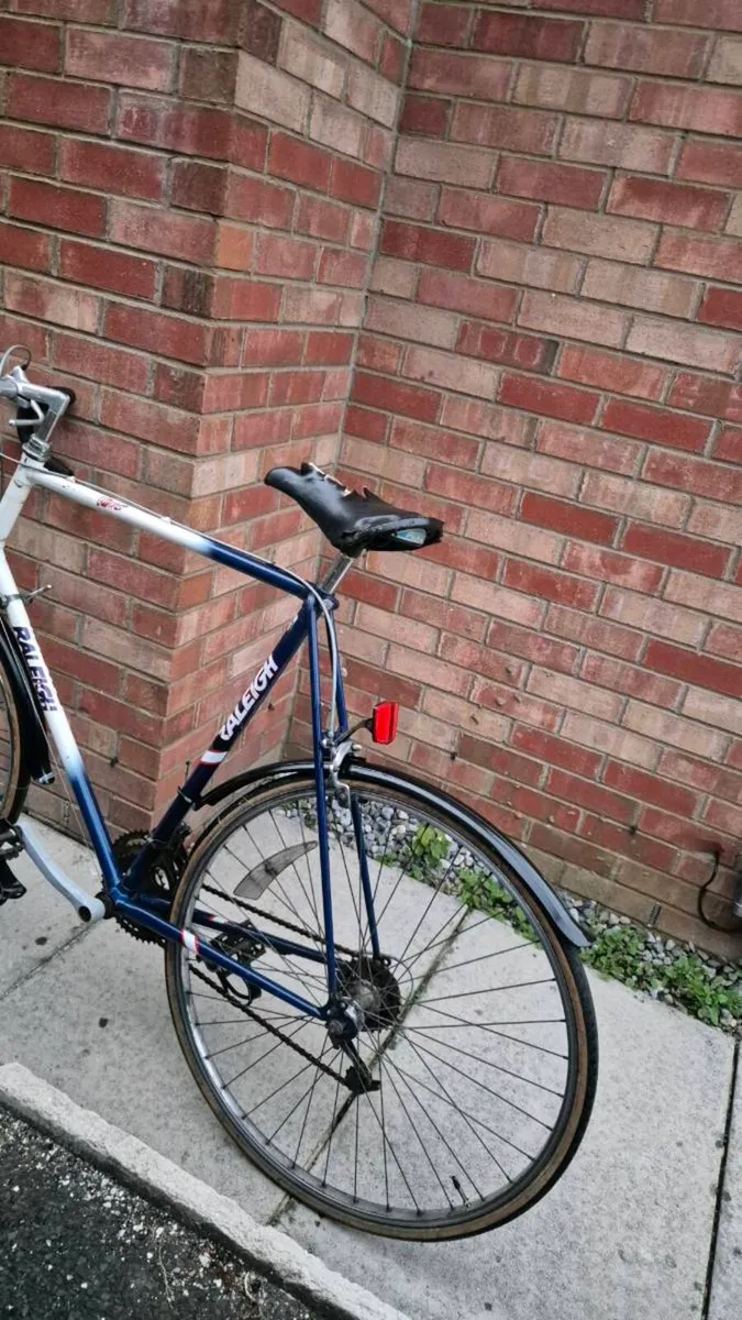 Classic vintage retro raleigh road racing bike - Image 2