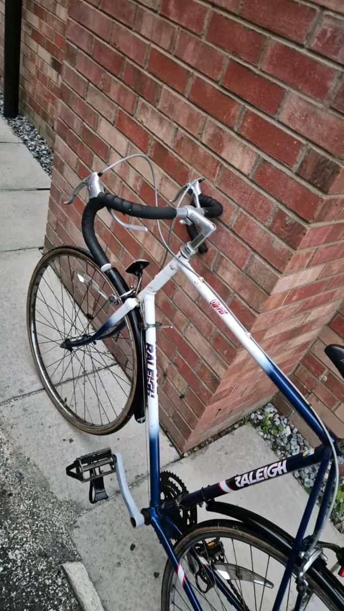 Classic vintage retro raleigh road racing bike - Image 4