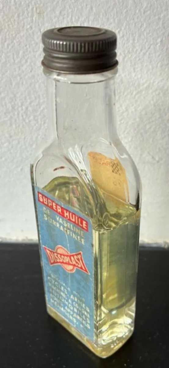 1960s VINTAGE MINI BOTTLE CAR OIL - Image 1