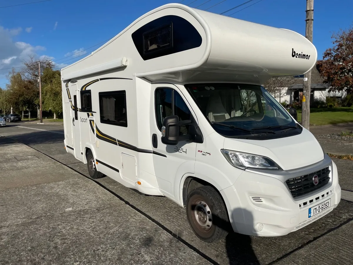 Excellent cond. 6 berth 6 bed camper - Image 1