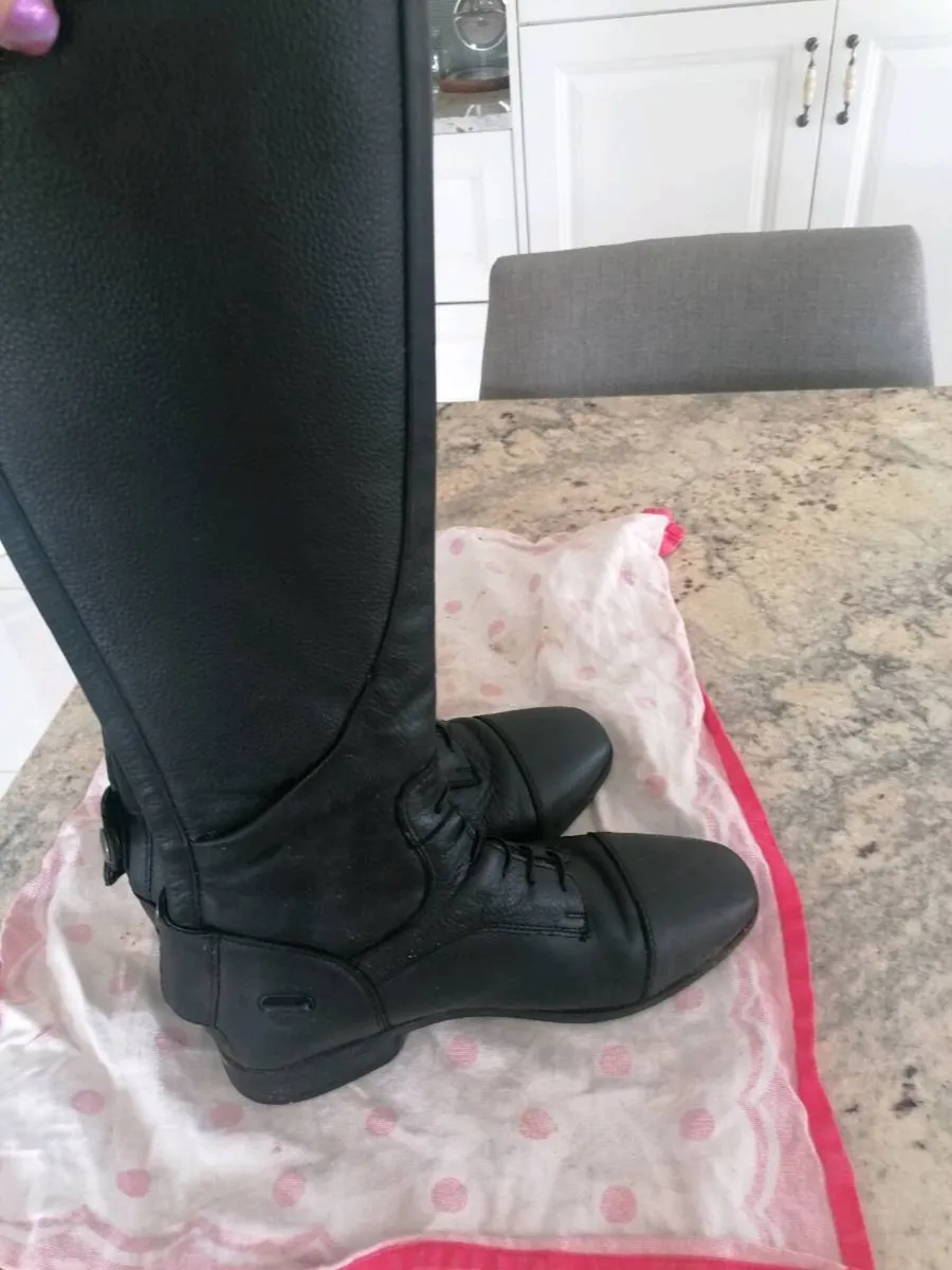 Long horseriding boots - Image 1