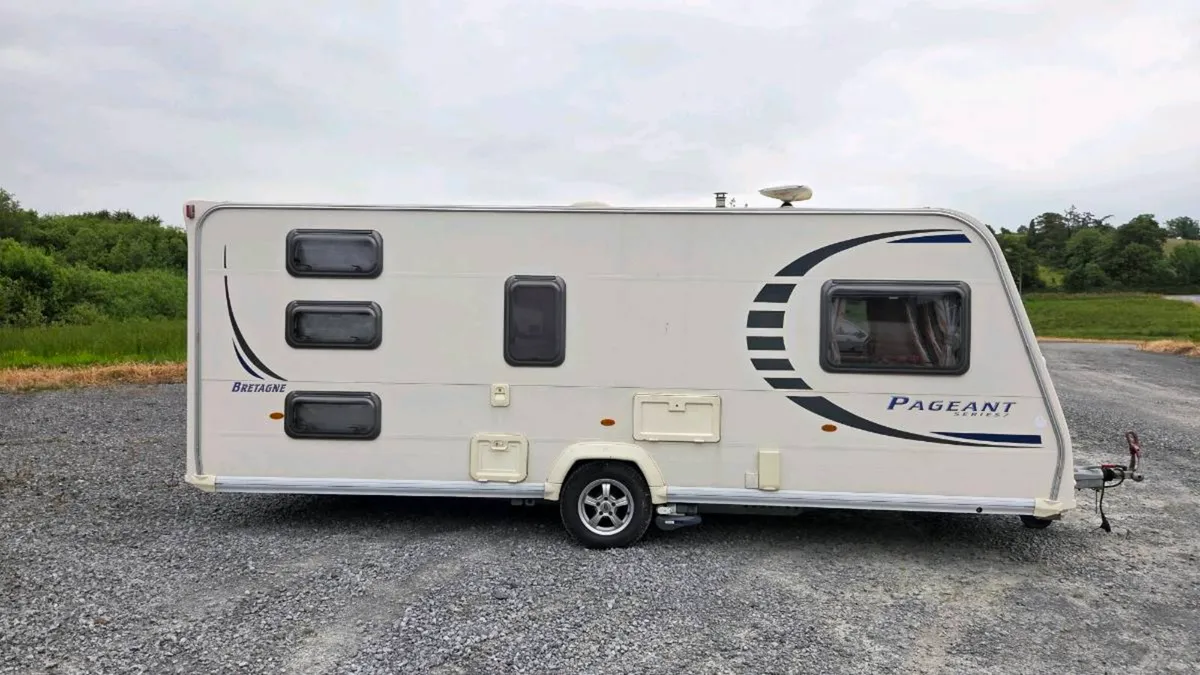 6 berth Bailey Pageant caravan - Image 3
