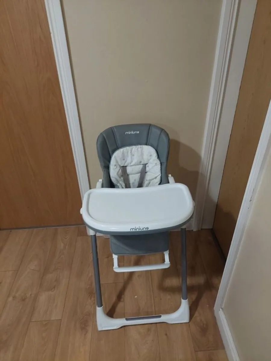 Baby highchair - Image 1