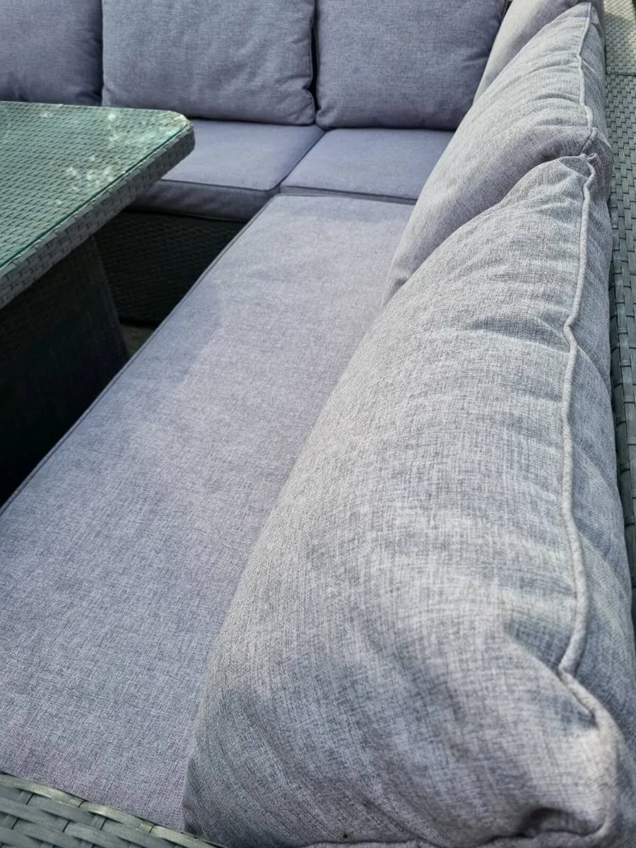 Rattan garden furniture set - Image 3