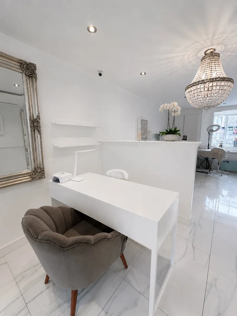 Nail station for rent - Image 1