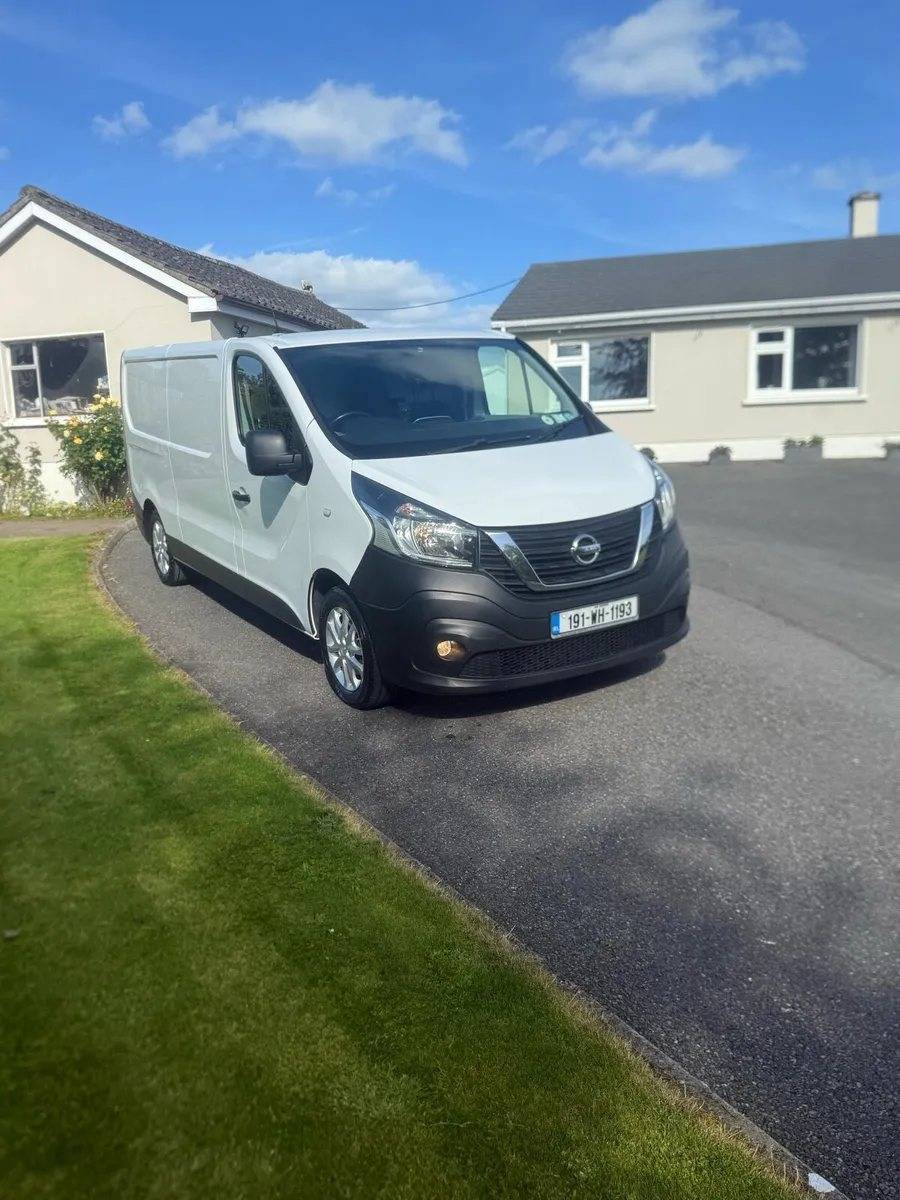 Nissan nv300 - Image 2