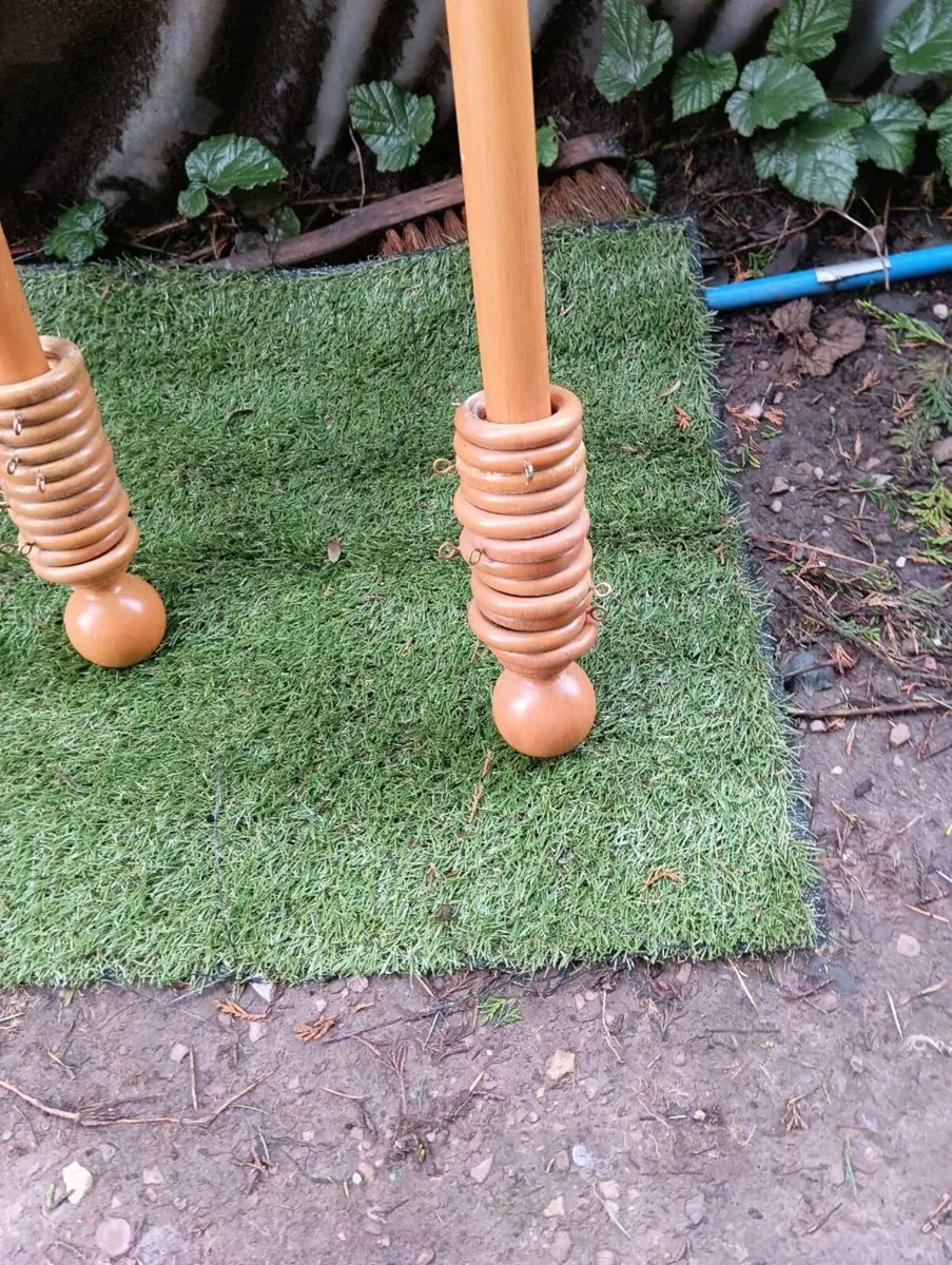 Beautiful new pine curtain poles 15 both 5 ft long - Image 3