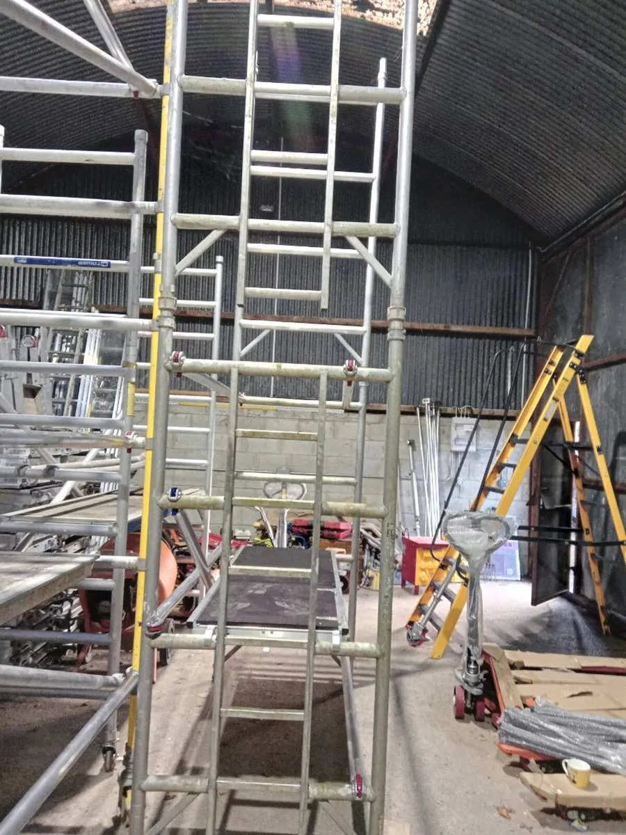Scaffolding tower - Image 1