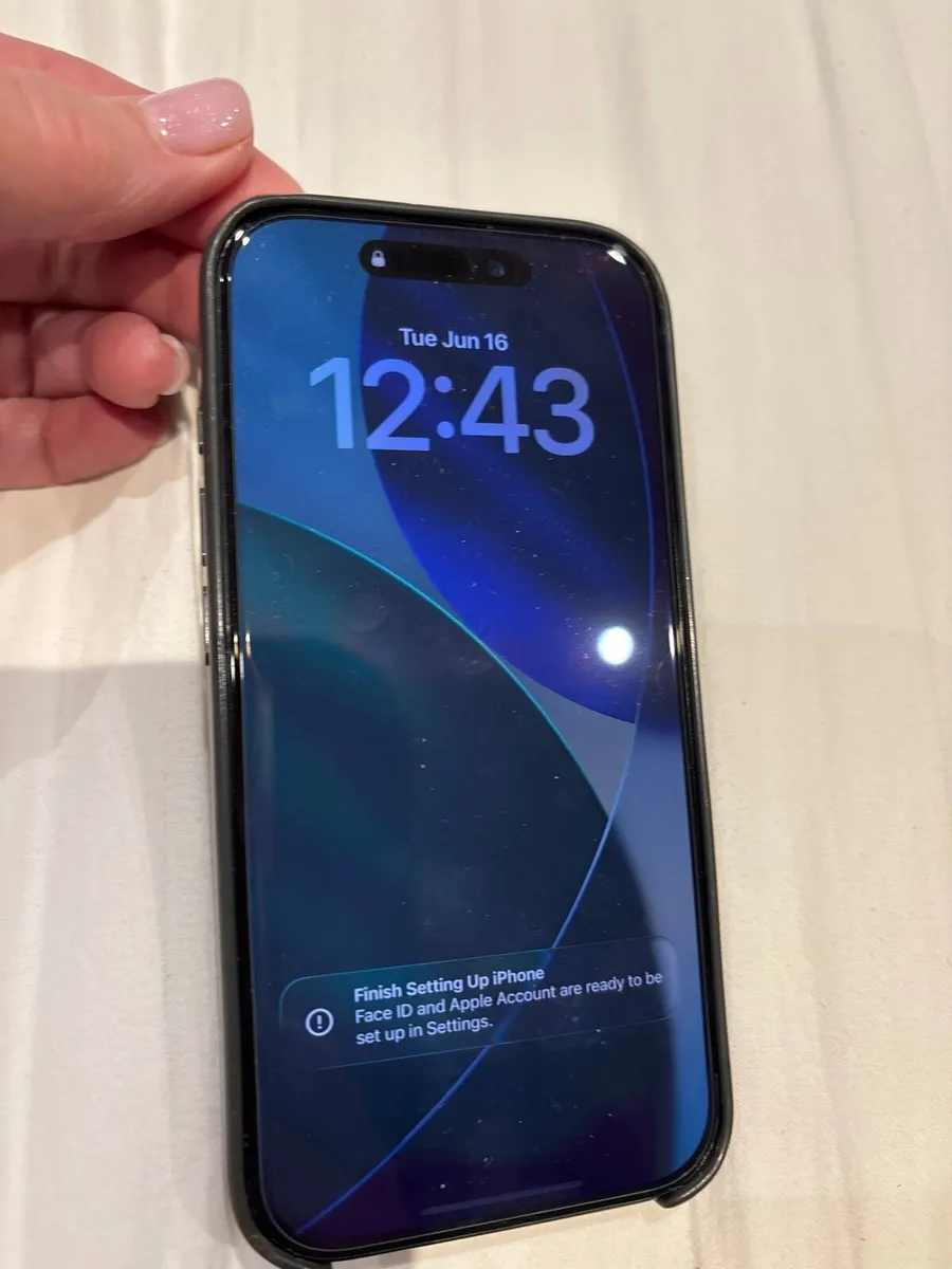 iPhone 16 Pro 128gb - Image 1