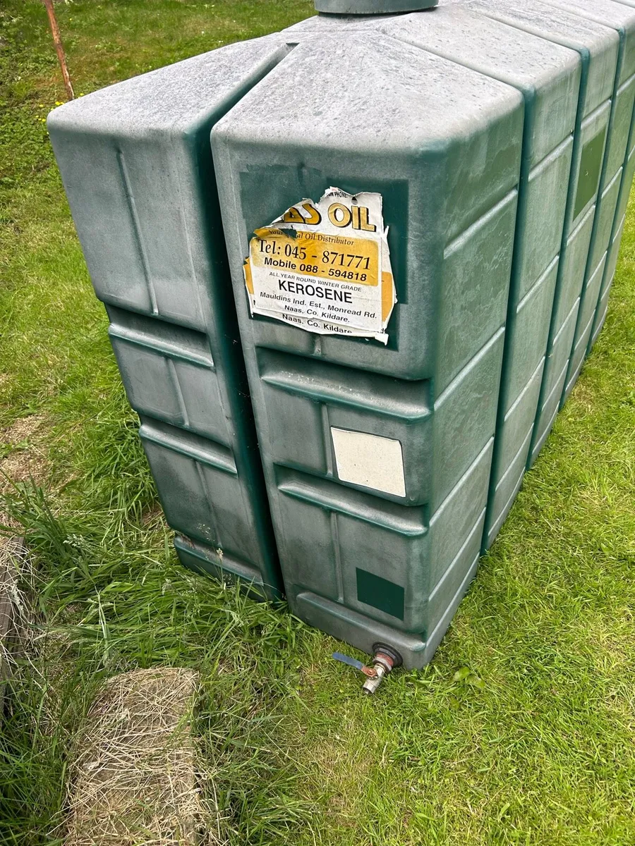 Oil tank - Image 1