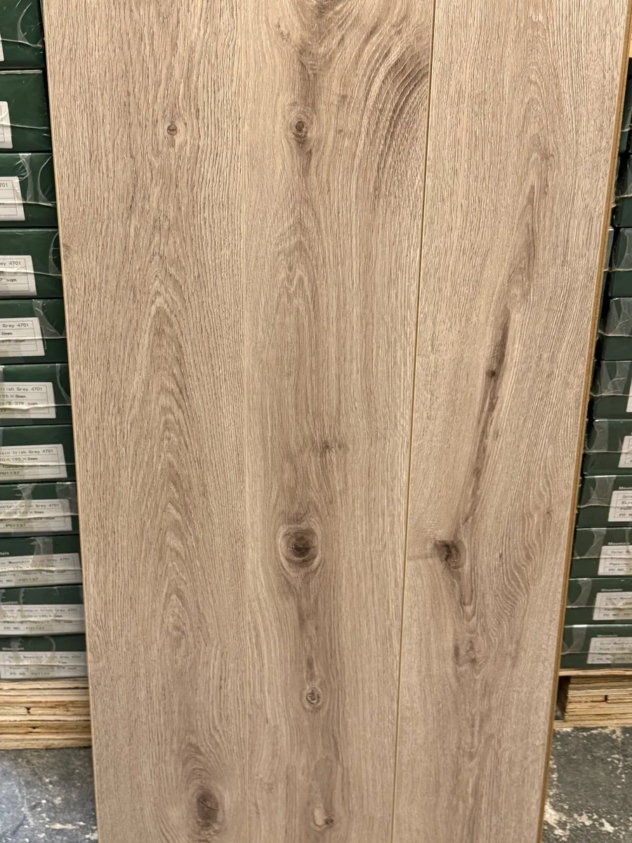 8mm laminated flooring - Image 4
