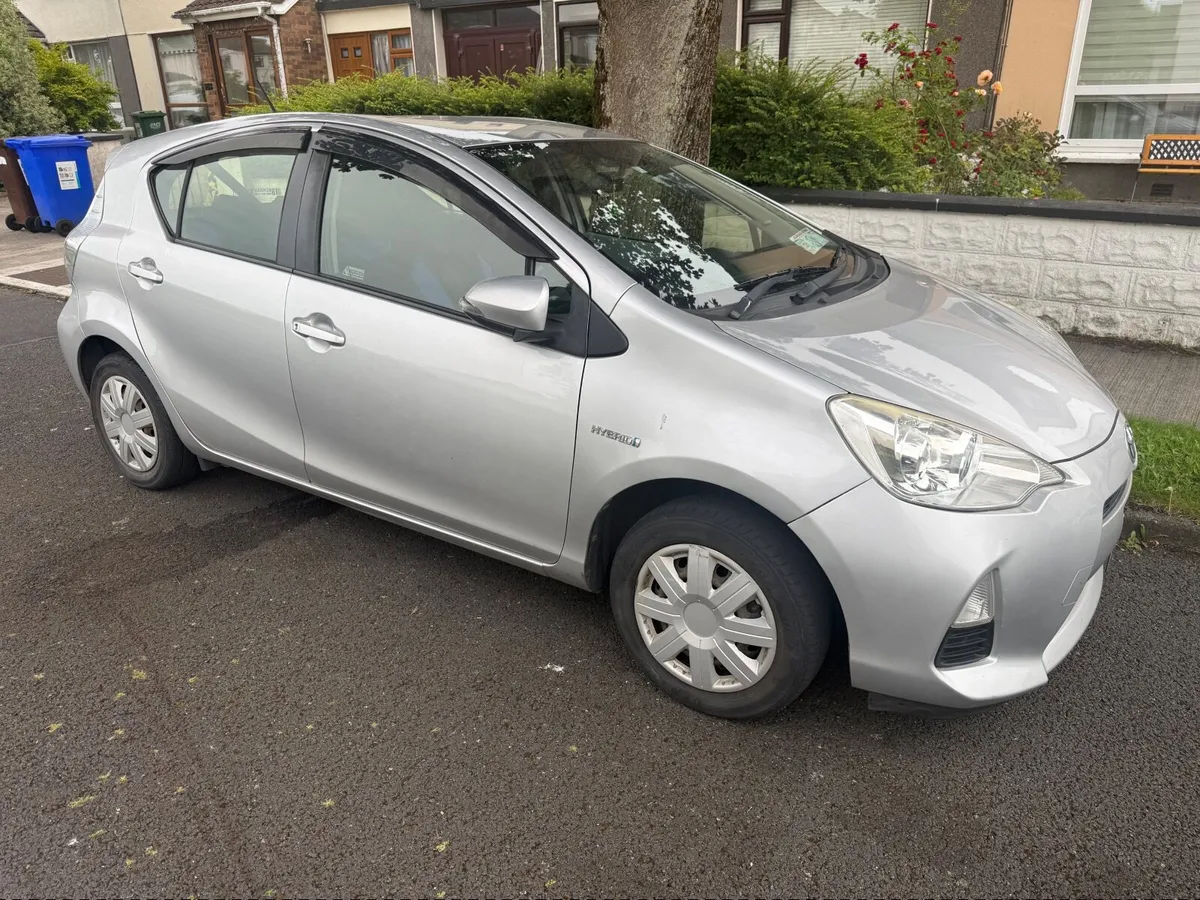 Toyota Aqua hybrid - Image 1