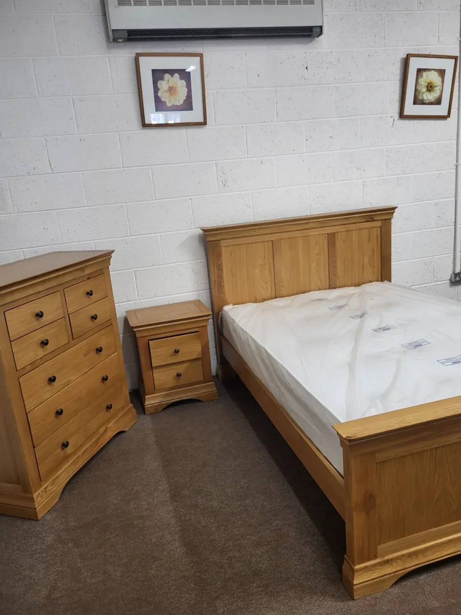 Bedroom furniture - Image 1