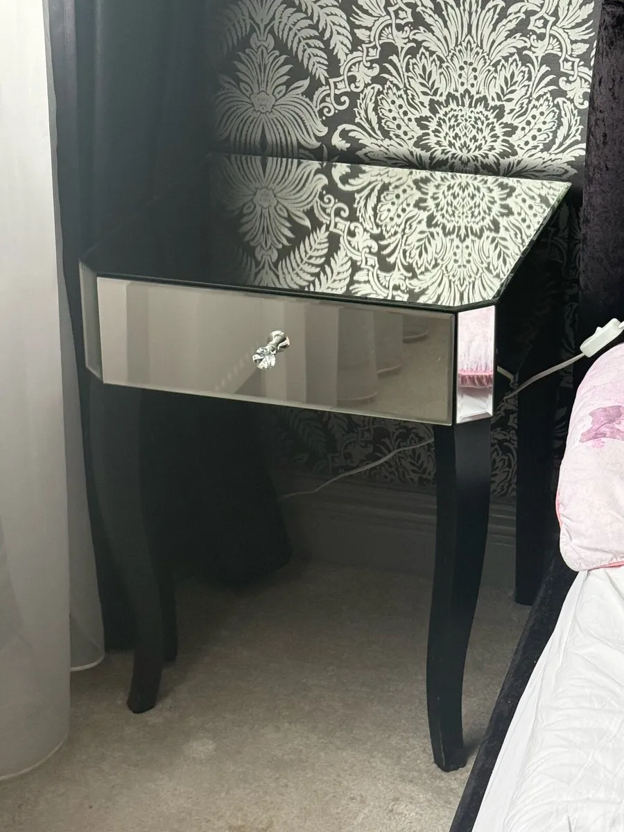 Bedside table - Image 2