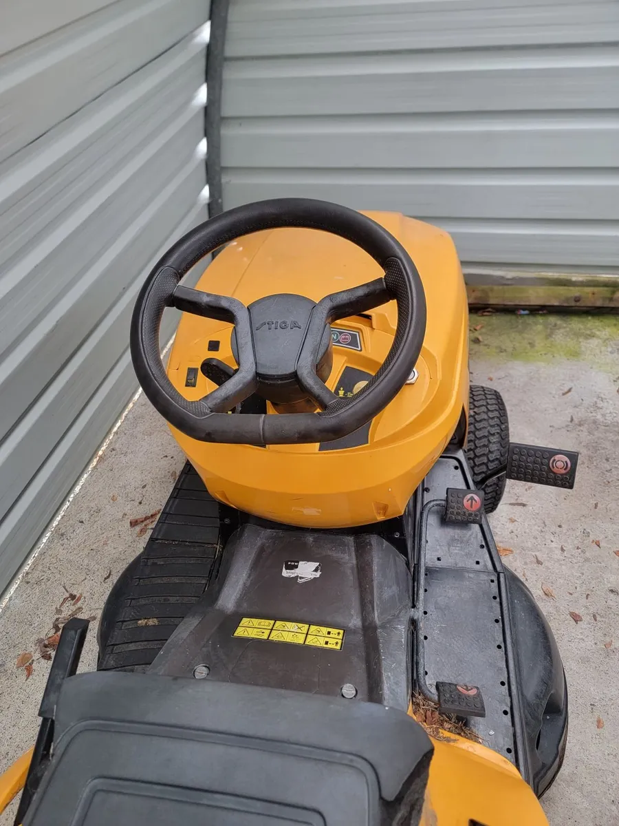Ride on lawnmower - Image 3