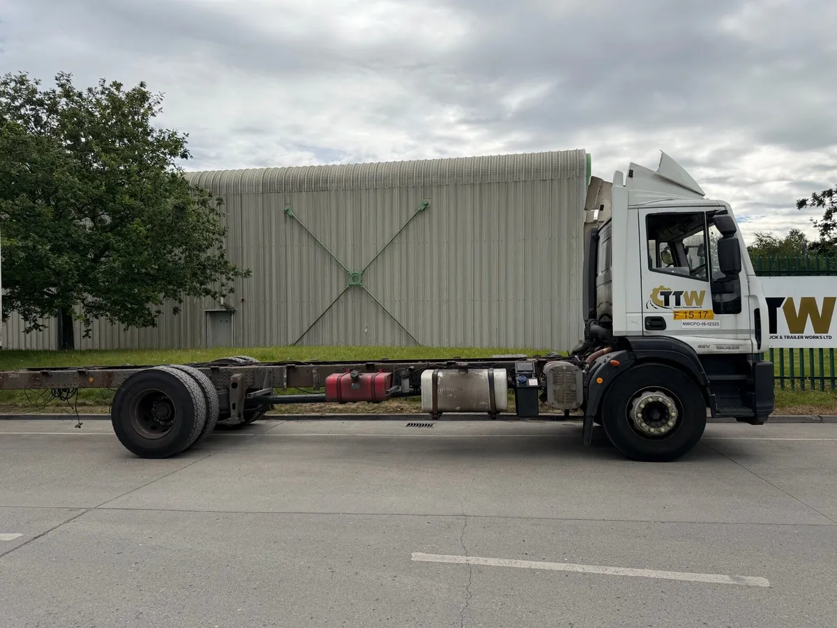 Iveco Chassie Cab 18T - Image 2
