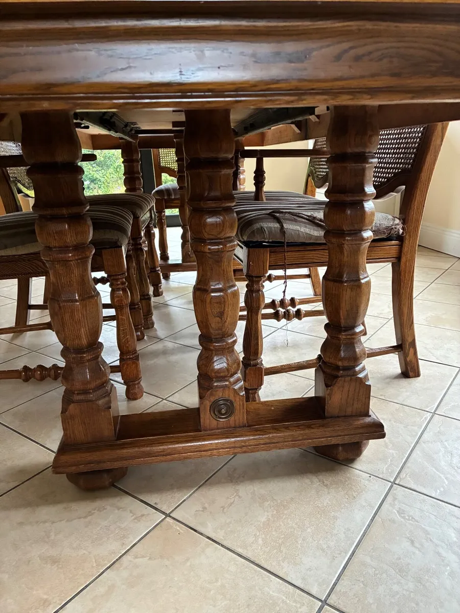 Dining table & dining Chairs - Image 2