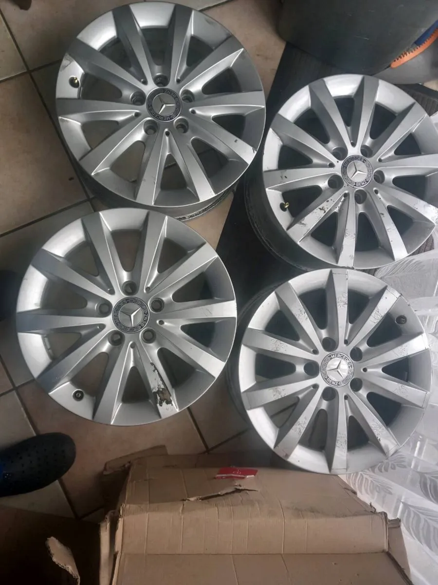 Mercedes Alloys 16" - Image 1