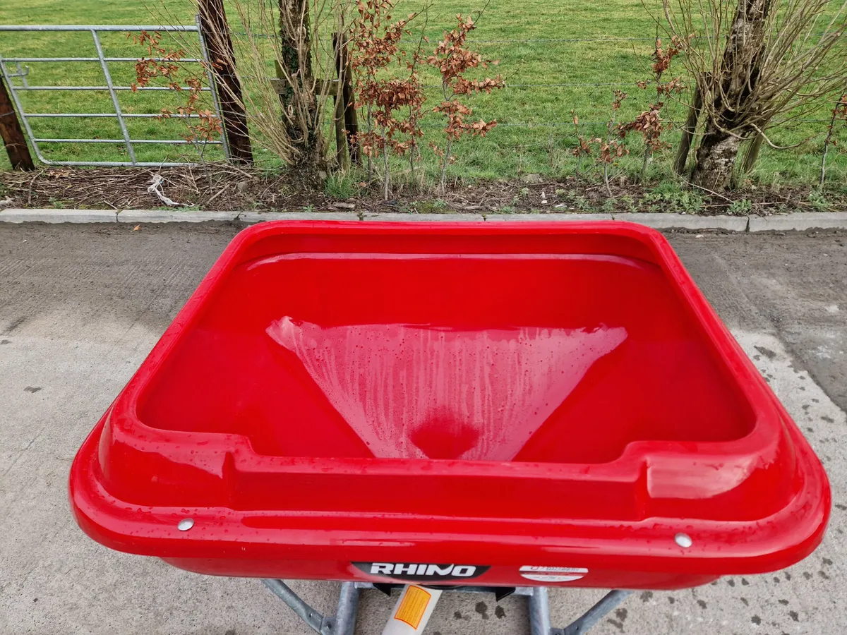 Rhino wagtail spreader 600l - Image 2