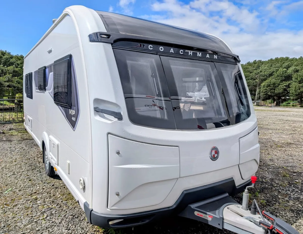 2022 COACHMAN VIP 460 - Image 3