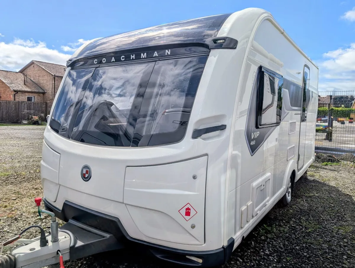 2022 COACHMAN VIP 460 - Image 4
