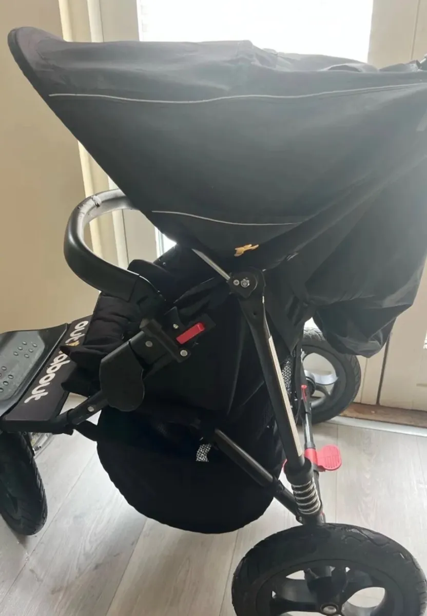 Out n about single buggy - Image 2