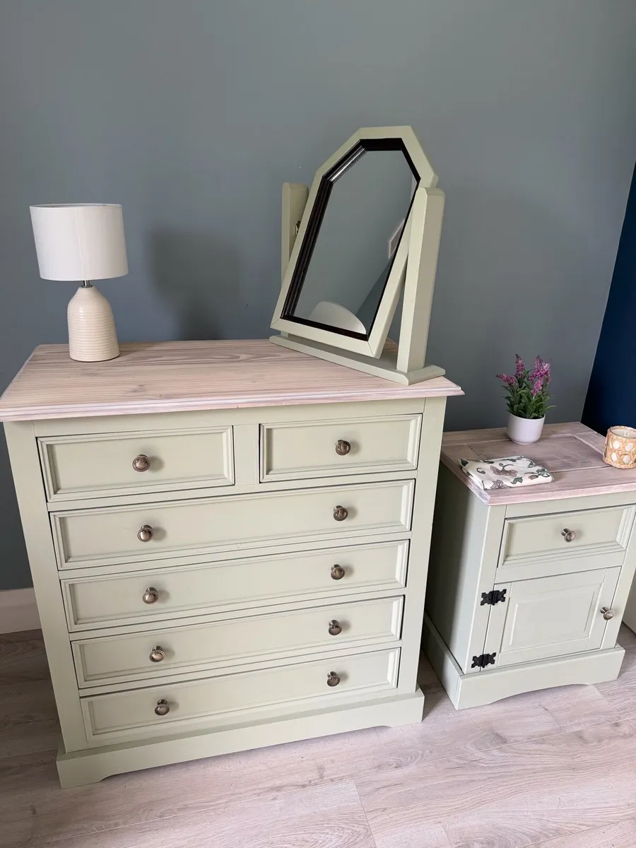 Stunning upstyled sage green bedroom set - Image 3