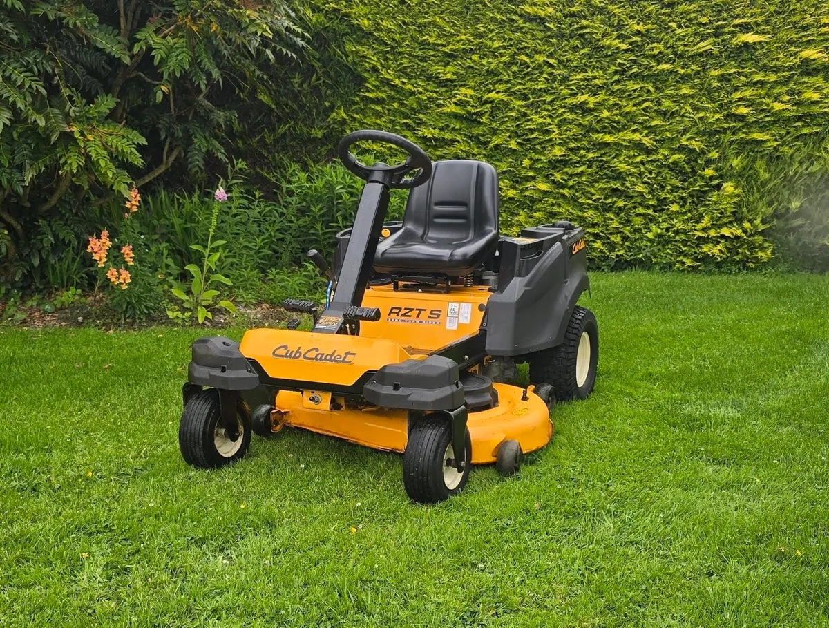 ZERO TURN KAWASAKI CUB CADET - Image 2