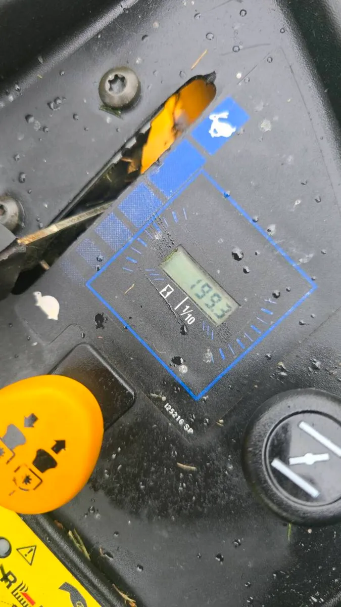 ZERO TURN KAWASAKI CUB CADET - Image 3