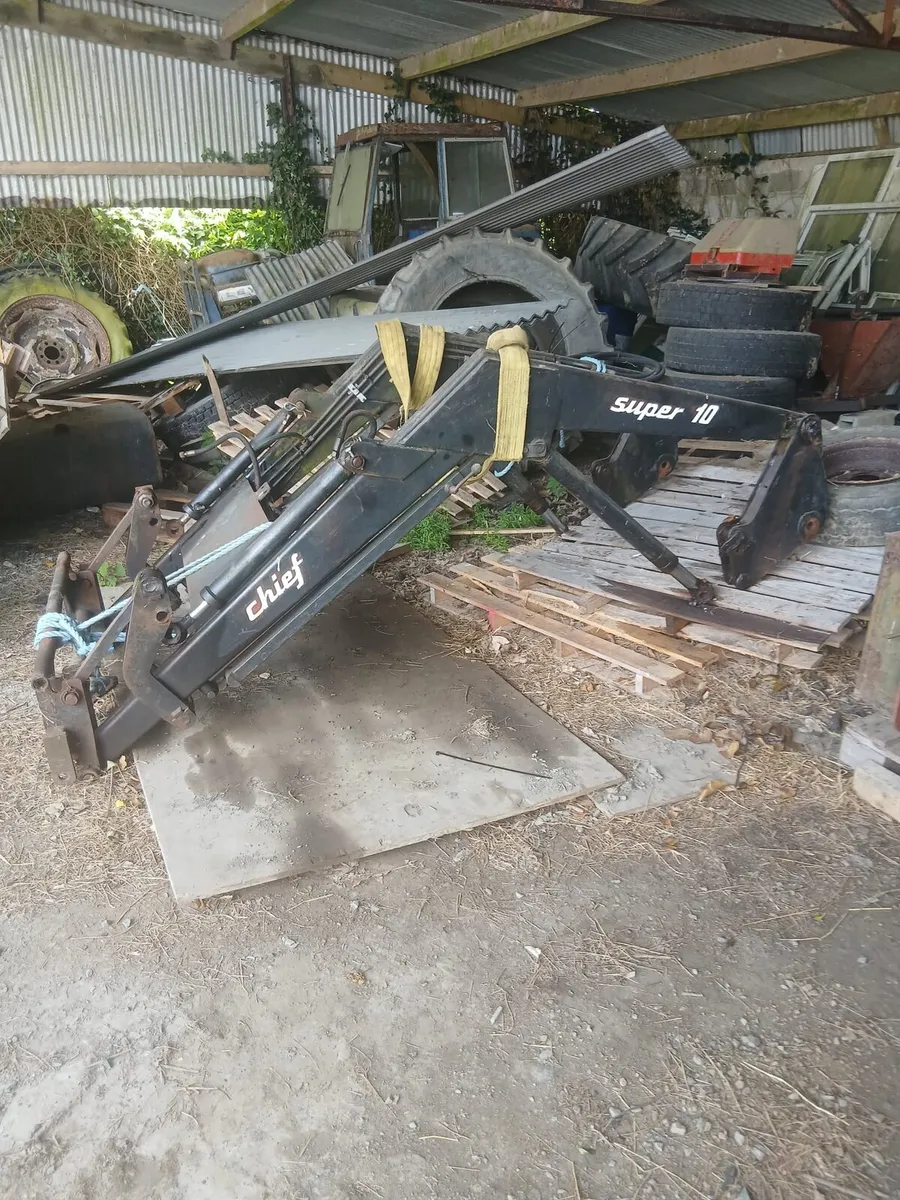 Loader and brackets  bolts and spacers - Image 1