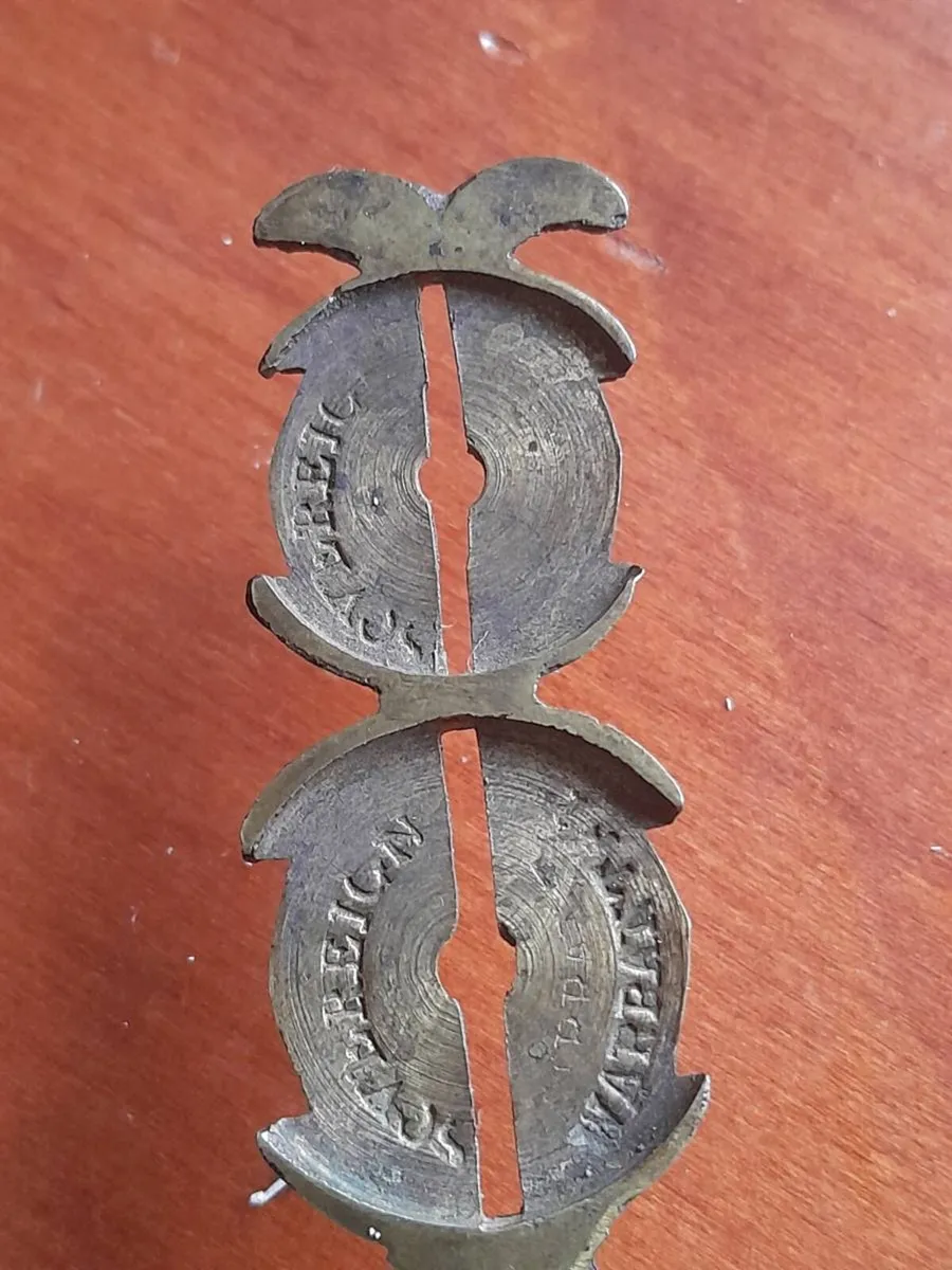 19ct brass sovereign scales - Image 3