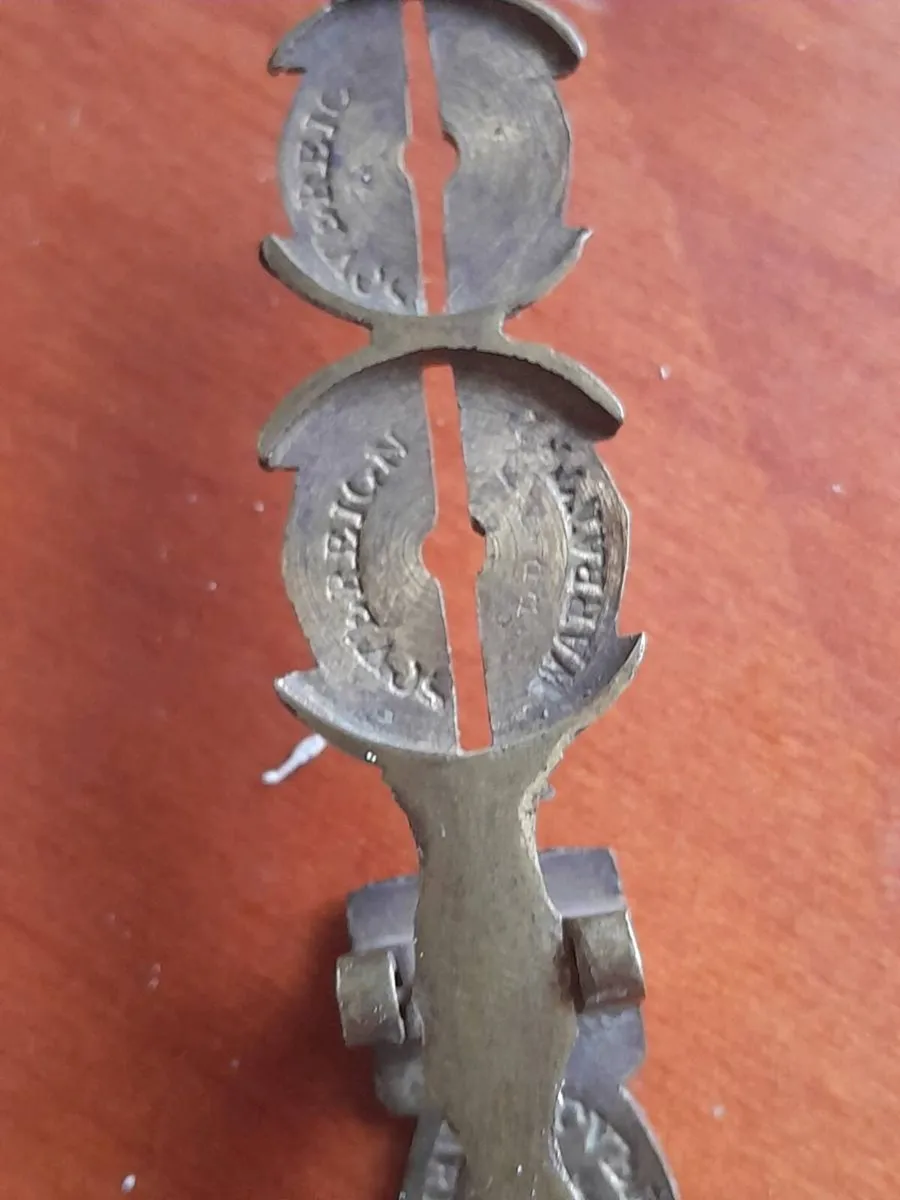 19ct brass sovereign scales - Image 4