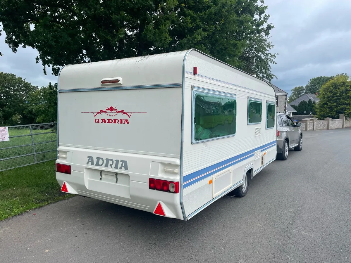 4 berth fixed bed caravan - Image 4