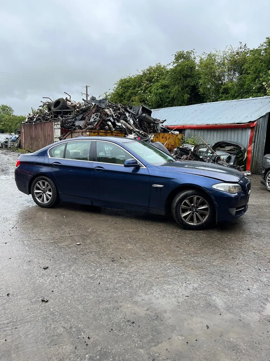 Breaking bmw 520d f10 2012 a76/5 n47d20c - Image 2