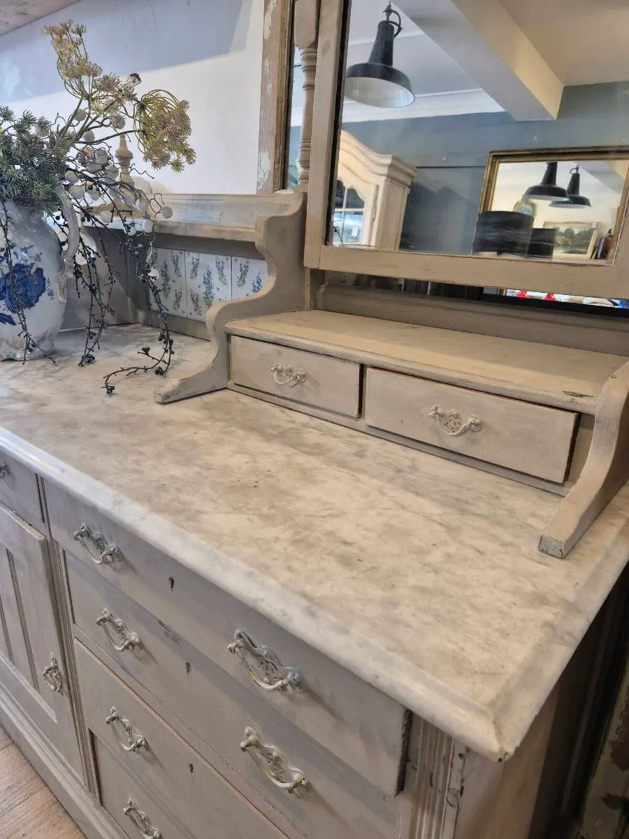 Lovely old marble  washstand - Image 2