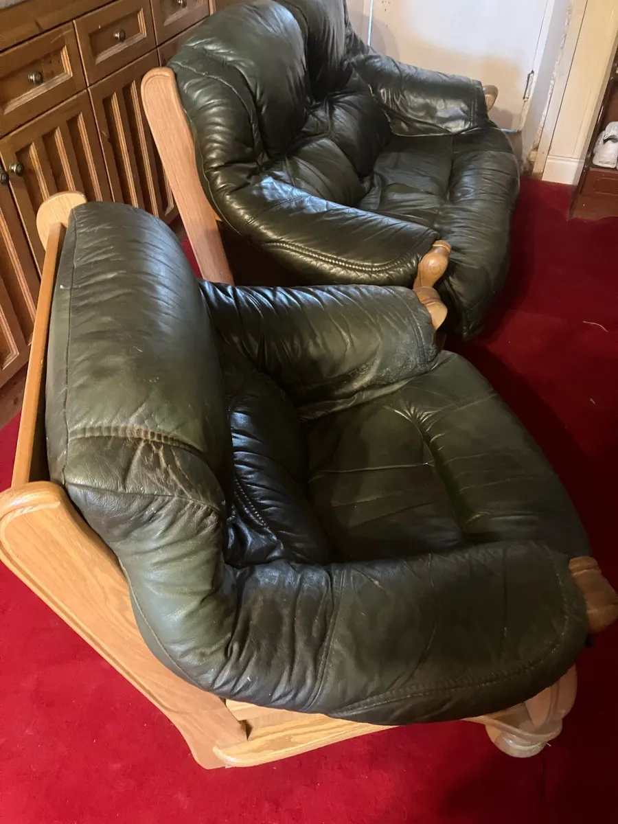 Leather couch - Image 2