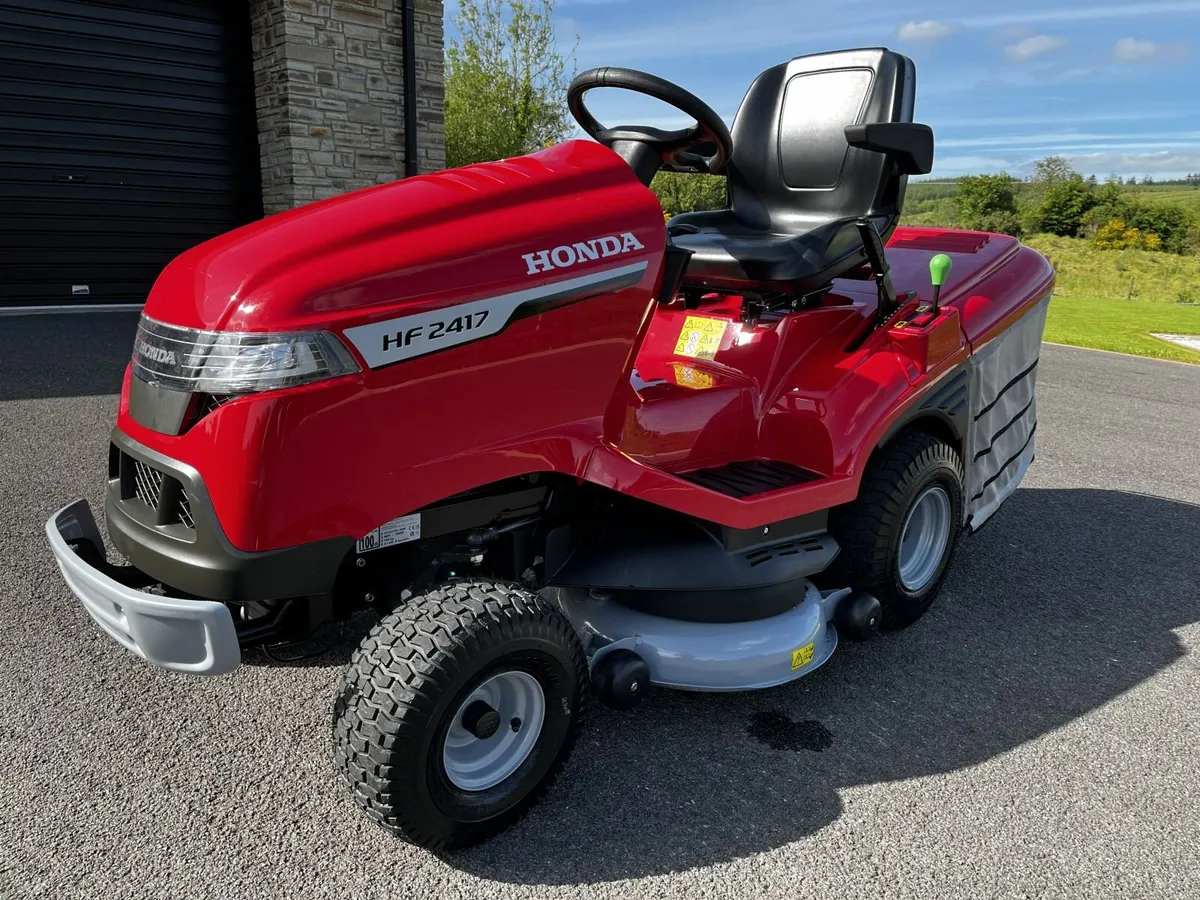 Honda HF 2417 (As New-May 2026) ride on lawnmower - Image 3