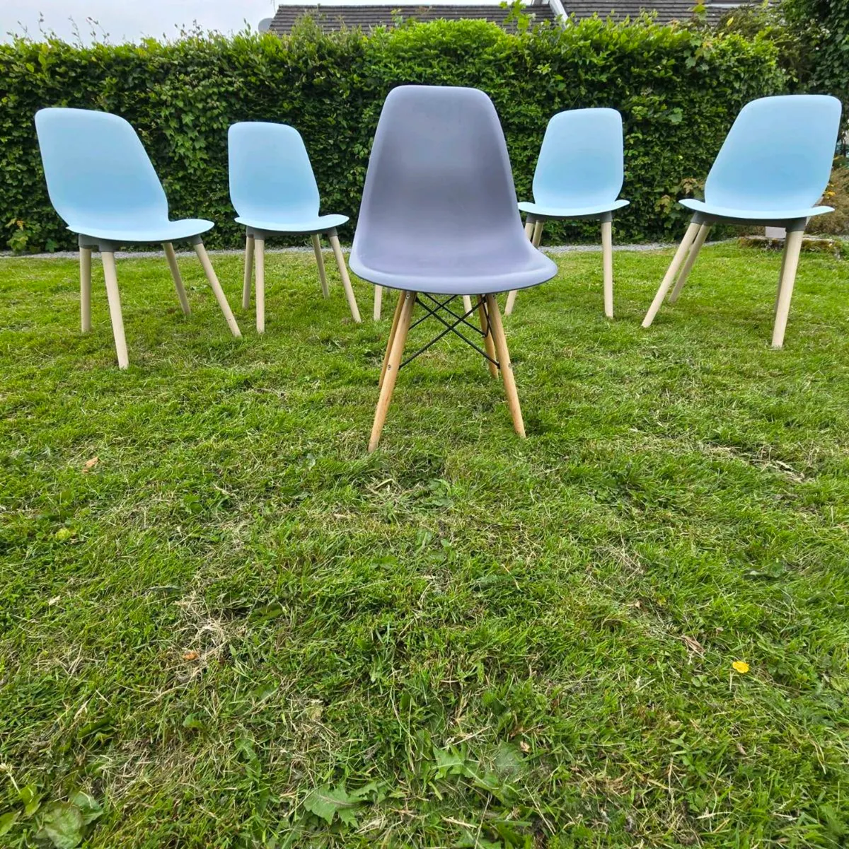 Second-hand chairs - Image 1